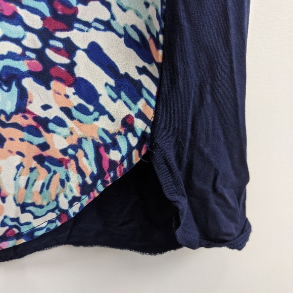 Sejour Abstract Capped Sleeve Blouse with Pleated Keyhole Neckline 2X - Picture 5 of 10